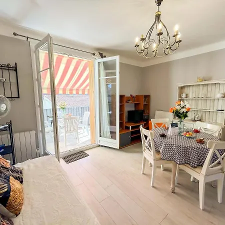 T2 Sur Le Port De Avec Garage Apartment *