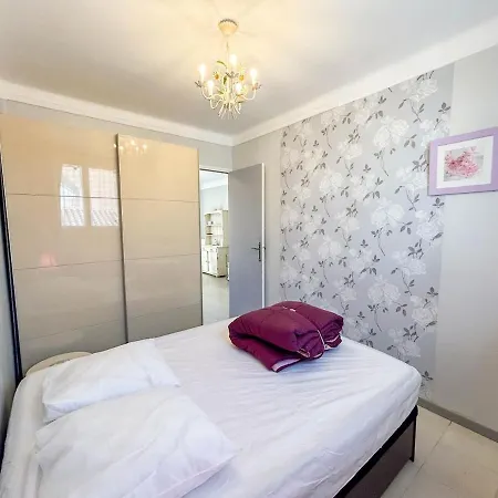 T2 Sur Le Port De Avec Garage *