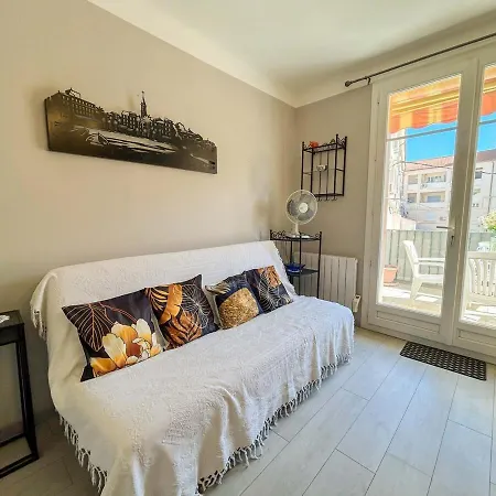 شقة T2 Sur Le Port De Avec Garage ساناري سور مير