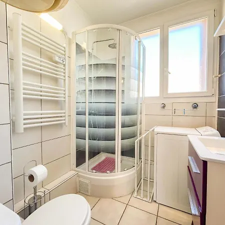 T2 Sur Le Port De Avec Garage *